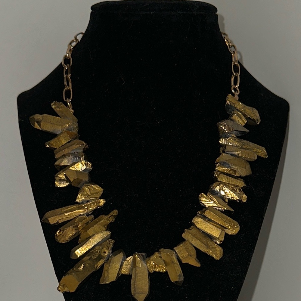 Elegant Gold Necklace
